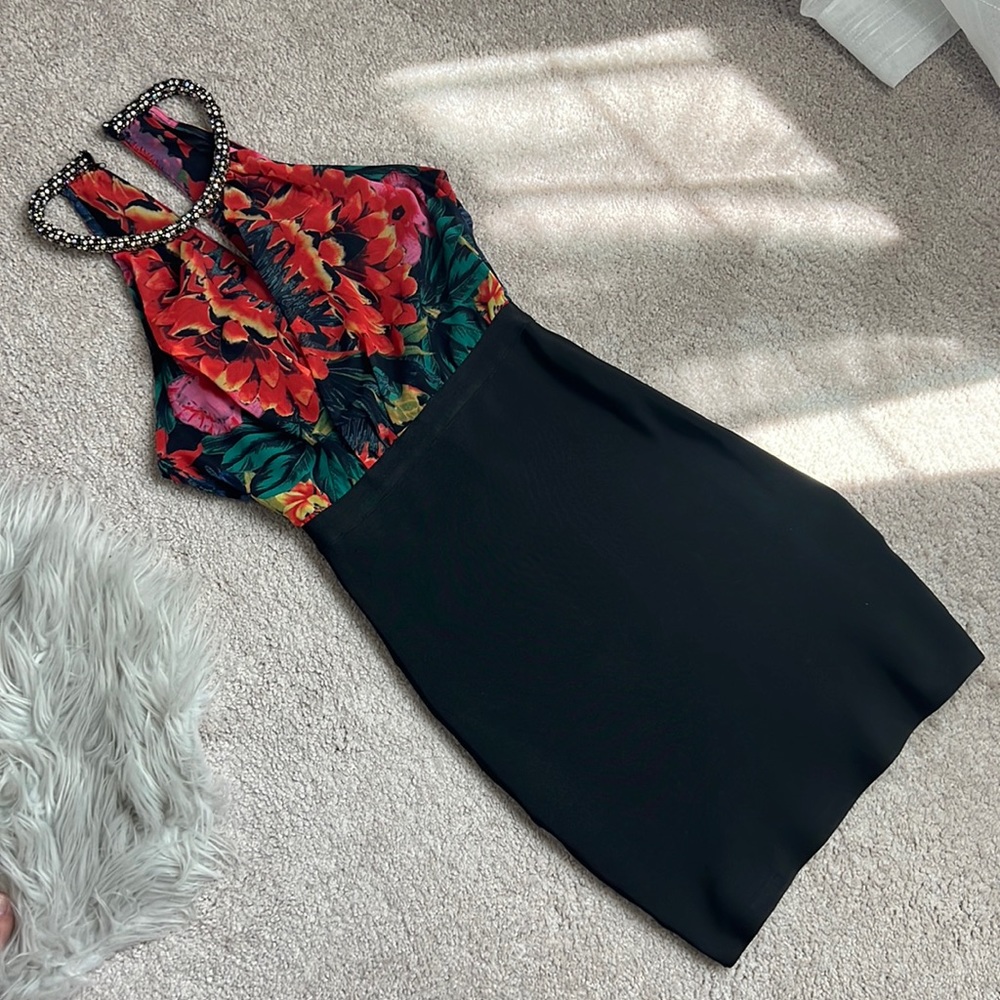 Bodycon halter dress